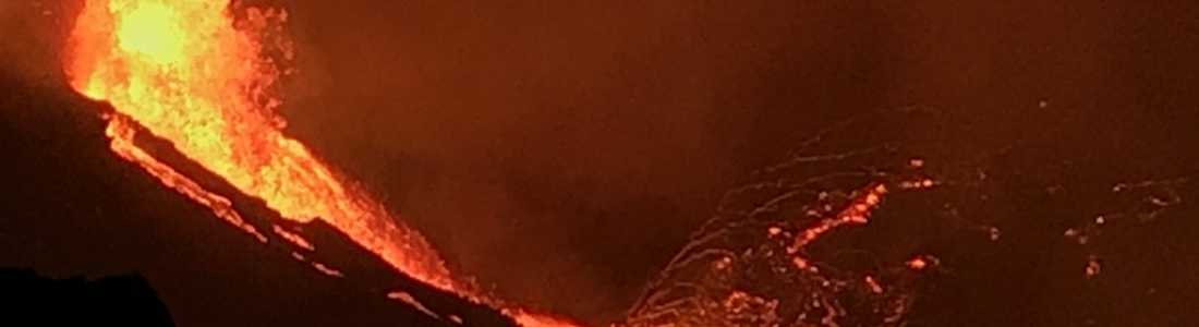 22 Décembre 2020. FR . Hawaii : Kilauea , Kamchatka : Sheveluch , Italie / Sicile : Etna , Pérou : Sabancaya . 22 Décembre 2020. FR . Hawaii : Kilauea , Kamchatka : Sheveluch , Italie / Sicile : Etna , Pérou : Sabancaya .