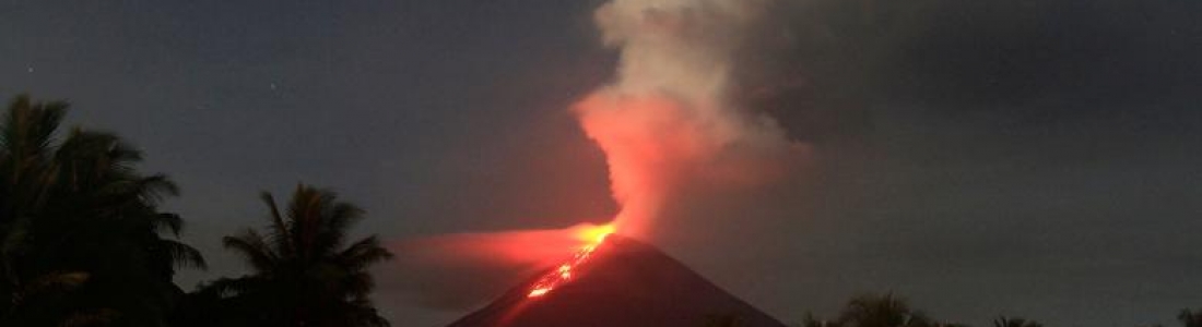 05/01/2016. Fr. Soputan , Yellowstone , Reventador . 05/01/2016. Fr. Soputan , Yellowstone , Reventador .
