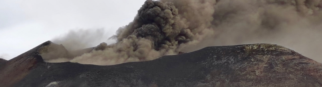 04 Octobre 2020. FR . Italie / Sicile : Etna , La Réunion : Piton de la Fournaise , Chili : Nevados de Chillan , Equateur : Reventador , Indonésie : Merapi . 04 Octobre 2020. FR . Italie / Sicile : Etna , La Réunion : Piton de la Fournaise , Chili : Nevados de Chillan , Equateur : Reventador , Indonésie : Merapi .