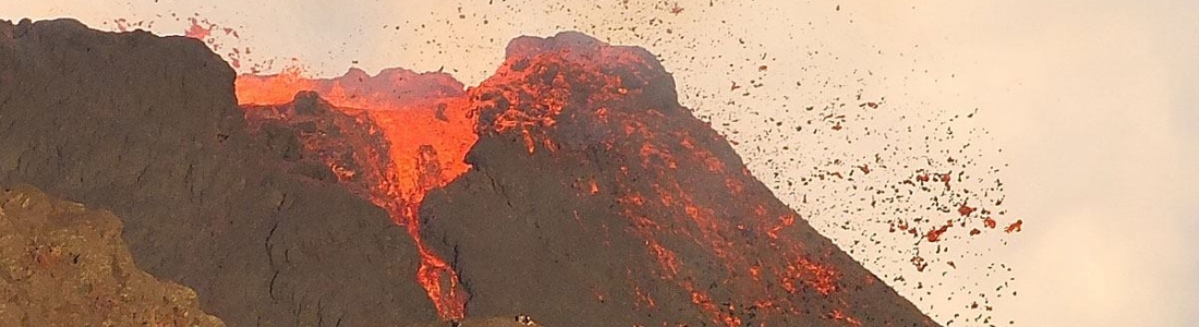 21/10/2015. Fr . Ubinas , Piton de la Fournaise , Turrialba. 21/10/2015. Fr . Ubinas , Piton de la Fournaise , Turrialba.