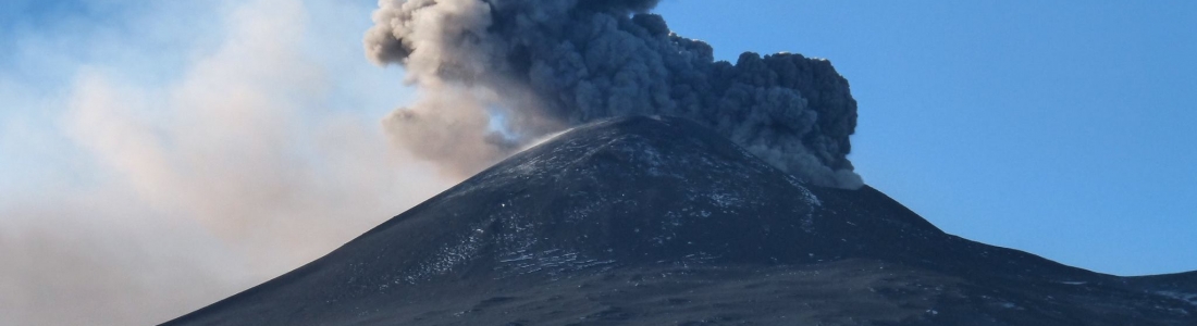 10/12/2015. FR. Etna , Nevado Del Ruiz , Bromo . 10/12/2015. FR. Etna , Nevado Del Ruiz , Bromo .
