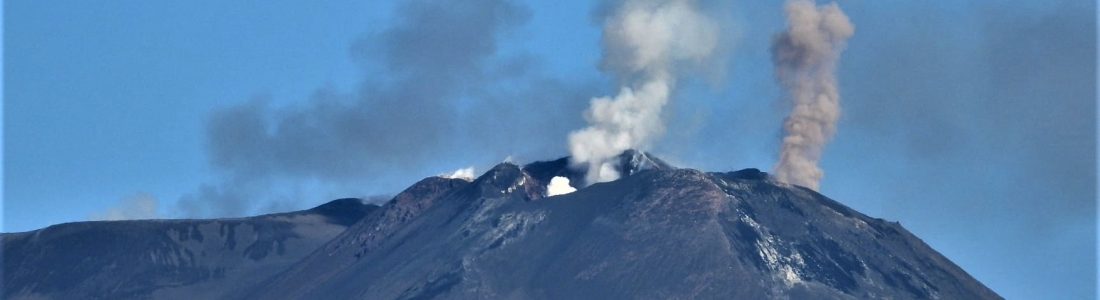 November 25, 2020. EN. Italy / Sicily : Etna , Italy , Stromboli , Colombia : Nevado del Ruiz , Guatemala : Santiaguito . November 25, 2020. EN. Italy / Sicily : Etna , Italy , Stromboli , Colombia : Nevado del Ruiz , Guatemala : Santiaguito .