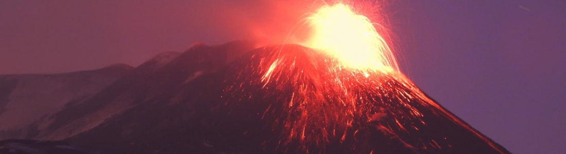 16 Février 2021 . FR . Italie / Sicile : Etna , Philippines : Taal , Indonésie : Merapi , Pérou : Sabancaya , Guatemala : Fuego . 16 Février 2021 . FR . Italie / Sicile : Etna , Philippines : Taal , Indonésie : Merapi , Pérou : Sabancaya , Guatemala : Fuego .