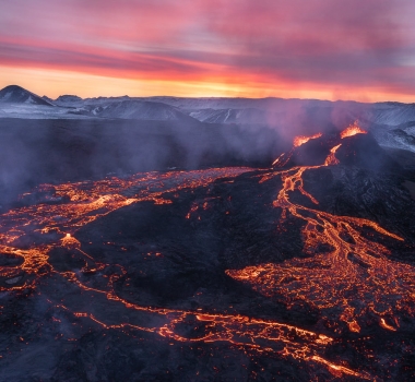 March 29, 2021. EN. Iceland : Fagradalsfjall / Geldingadalur , La Réunion : Piton de la Fournaise , Indonesia : Sinabung , Guatemala : Fuego , Mexico : Popocatepetl .