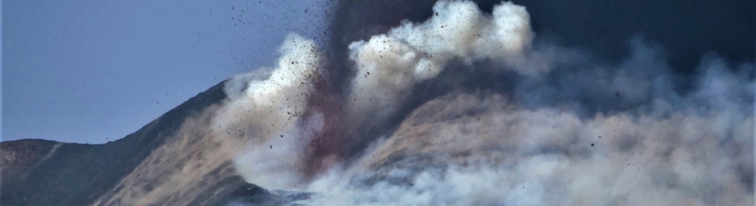 01 Juillet 2021. FR. Italie / Sicile : Etna , Italie : Stromboli , Islande : Geldingadalur / Fagradalsfjall , Philippines : Taal , Hawaii : Kilauea , Japon : Suwanosejima . 01 Juillet 2021. FR. Italie / Sicile : Etna , Italie : Stromboli , Islande : Geldingadalur / Fagradalsfjall , Philippines : Taal , Hawaii : Kilauea , Japon : Suwanosejima .