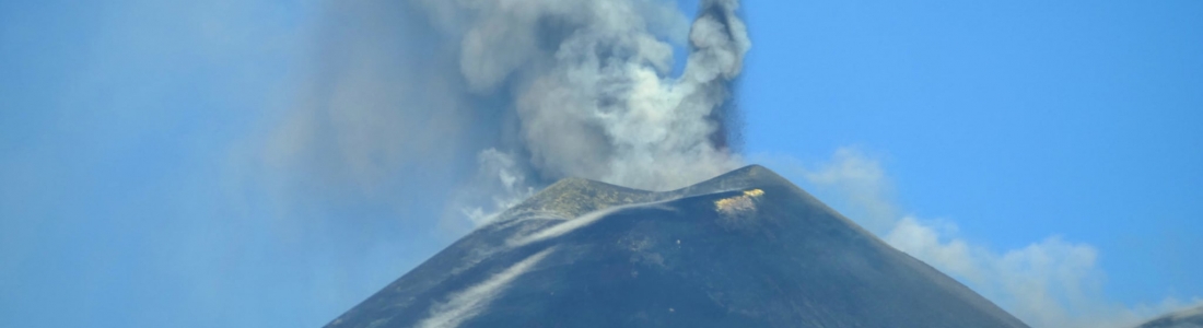 21 Juillet 2021. FR . Italie / Sicile : Etna , Italie : Stromboli , Nouvelle Zélande : White Island , Chili : Nevados de Chillan , Saint Vincent : Soufrière Saint Vincent . 21 Juillet 2021. FR . Italie / Sicile : Etna , Italie : Stromboli , Nouvelle Zélande : White Island , Chili : Nevados de Chillan , Saint Vincent : Soufrière Saint Vincent .