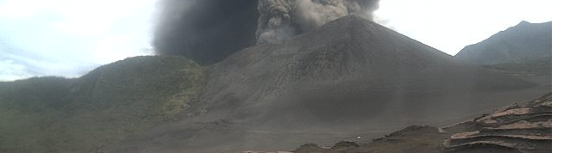 October 23, 2021. EN . Spain / La Palma : Cumbre Vieja , Vanuatu Archipelago : Yasur , Indonesia : Merapi , Alaska : Great Sitkin , Italy / Sicily : Etna . October 23, 2021. EN . Spain / La Palma : Cumbre Vieja , Vanuatu Archipelago : Yasur , Indonesia : Merapi , Alaska : Great Sitkin , Italy / Sicily : Etna .