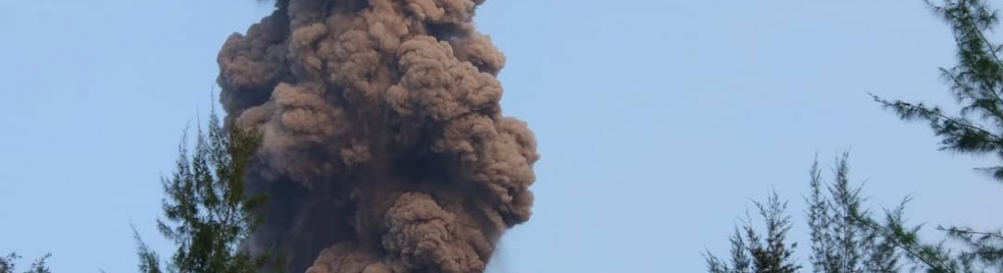 12 Juillet 2018 . FR. Hawai : Kilauea , Kamchatka : Ebeko , Indonésie : Anak Krakatau , Vanuatu : Ambae . 12 Juillet 2018 . FR. Hawai : Kilauea , Kamchatka : Ebeko , Indonésie : Anak Krakatau , Vanuatu : Ambae .