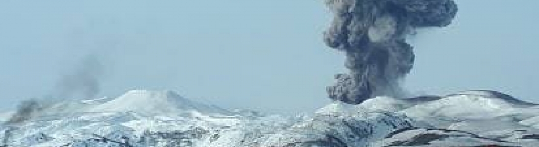 02 Janvier 2020 , Fr. Kamchatka : Ebeko , Indonésie : Anak Krakatau , Italie / Sicile : Etna , Etats-Unis : Yellowstone . 02 Janvier 2020 , Fr. Kamchatka : Ebeko , Indonésie : Anak Krakatau , Italie / Sicile : Etna , Etats-Unis : Yellowstone .
