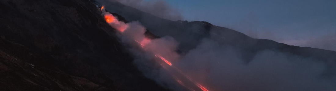 27 Décembre 2018. FR. Italie / Sicile : Etna , Indonésie : Anak Krakatau , Philippines : Mayon , Pérou : Sabancaya . 27 Décembre 2018. FR. Italie / Sicile : Etna , Indonésie : Anak Krakatau , Philippines : Mayon , Pérou : Sabancaya .