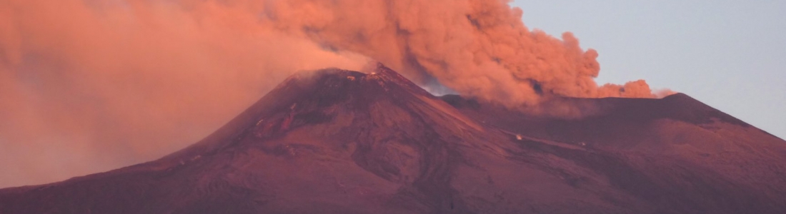 November 06 , 2019 . EN . La Reunion : Piton de la Fournaise , Italy / Sicily : Etna , Alaska : Pavlof , Tonga Islands : Metis Shoal / Lateiki , Indonesia : Anak Krakatau . November 06 , 2019 . EN . La Reunion : Piton de la Fournaise , Italy / Sicily : Etna , Alaska : Pavlof , Tonga Islands : Metis Shoal / Lateiki , Indonesia : Anak Krakatau .