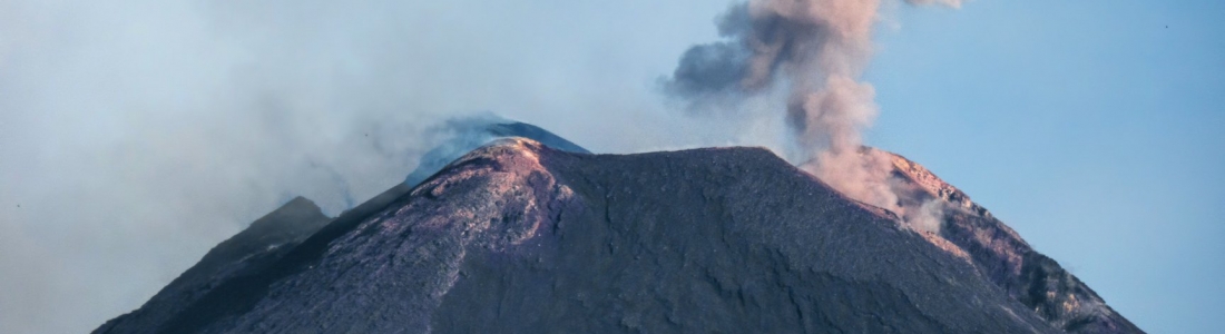 24 Juin 2020. FR . Italie / Sicile : Etna , Italie : Stromboli , Guatemala : Pacaya , Islande : Sismicité / Péninsule de Reykjanes . 24 Juin 2020. FR . Italie / Sicile : Etna , Italie : Stromboli , Guatemala : Pacaya , Islande : Sismicité / Péninsule de Reykjanes .