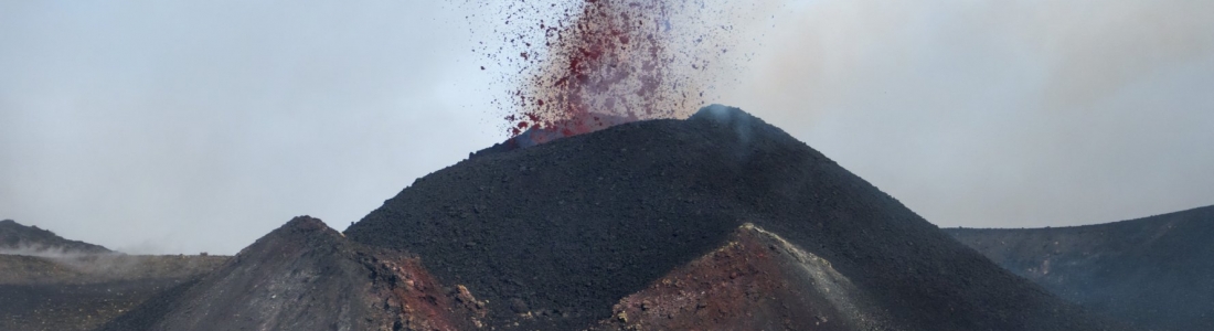 12 Février 2020 . FR . La Réunion : Piton de la Fournaise , Italie / Sicile : Etna , Colombie : Nevado del Ruiz , Pérou : Ubinas . 12 Février 2020 . FR . La Réunion : Piton de la Fournaise , Italie / Sicile : Etna , Colombie : Nevado del Ruiz , Pérou : Ubinas .