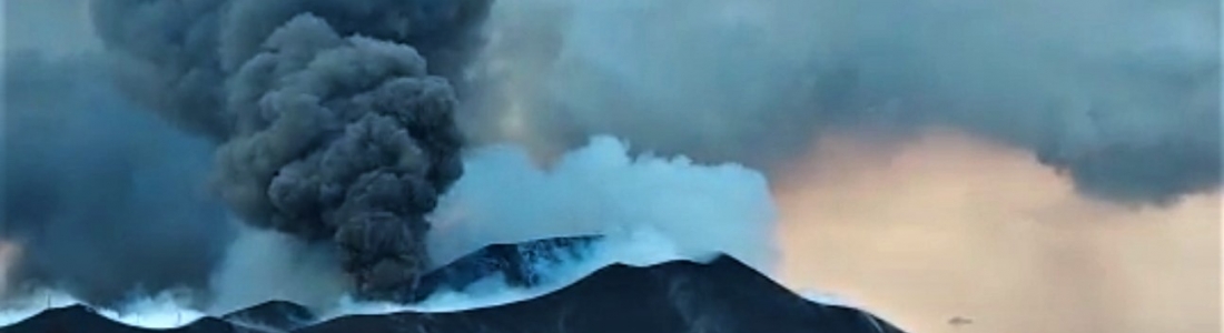 16 Novembre 2021. FR. Pérou : Sabancaya , Espagne / La Palma : Cumbre Vieja , Indonésie : Ibu , Chili : Laguna del Maule , Guatemala : Santiaguito . 16 Novembre 2021. FR. Pérou : Sabancaya , Espagne / La Palma : Cumbre Vieja , Indonésie : Ibu , Chili : Laguna del Maule , Guatemala : Santiaguito .