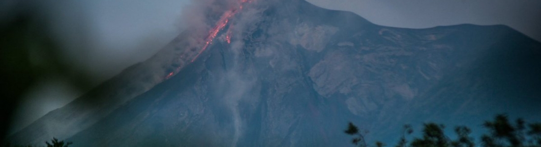 26/06/2016. FR. Turrialba , Fuego , Chaparrastique ( San Miguel) . 26/06/2016. FR. Turrialba , Fuego , Chaparrastique ( San Miguel) .