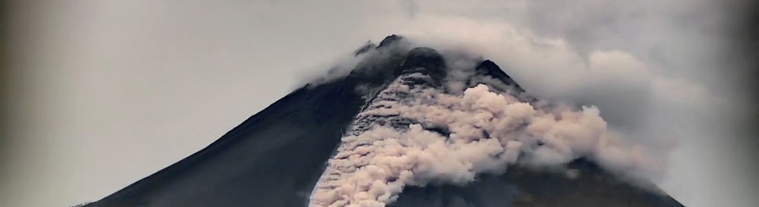 07 Avril 2021 . FR. Saint Vincent : Soufrière Saint Vincent , Italie : Stromboli , Italie/ Sicile : Etna , Indonésie : Merapi . 07 Avril 2021 . FR. Saint Vincent : Soufrière Saint Vincent , Italie : Stromboli , Italie/ Sicile : Etna , Indonésie : Merapi .
