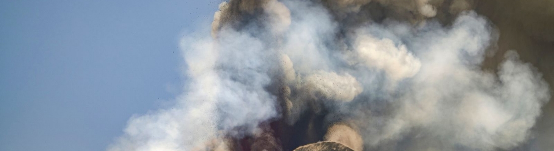 July 16, 2021. EN . Italy / Sicily : Etna , Italy : Stromboli , Kamchatka : Karymsky , New Zealand : White Island , Indonesia : Sinabung . July 16, 2021. EN . Italy / Sicily : Etna , Italy : Stromboli , Kamchatka : Karymsky , New Zealand : White Island , Indonesia : Sinabung .