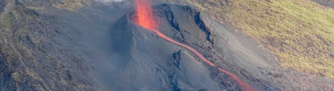 October 28, 2019. EN . La Reunion : Piton de la Fournaise , Hawaii : Kilauea , Costa Rica : Turrialba / Poas / Rincon de la Vieja / Irazú , Philippines , Taal . October 28, 2019. EN . La Reunion : Piton de la Fournaise , Hawaii : Kilauea , Costa Rica : Turrialba / Poas / Rincon de la Vieja / Irazú , Philippines , Taal .