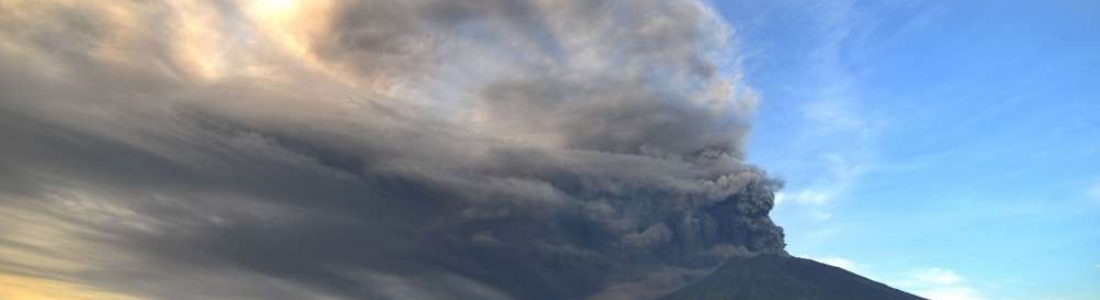 30 Novembre 2017. FR . Agung , Nevado del Ruiz , Ruapehu , Turrialba , Poas. 30 Novembre 2017. FR . Agung , Nevado del Ruiz , Ruapehu , Turrialba , Poas.