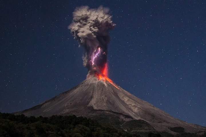 24/02/2016. FR. Etna , Colima , Ubinas , Bulusan . 24/02/2016. FR. Etna , Colima , Ubinas , Bulusan .