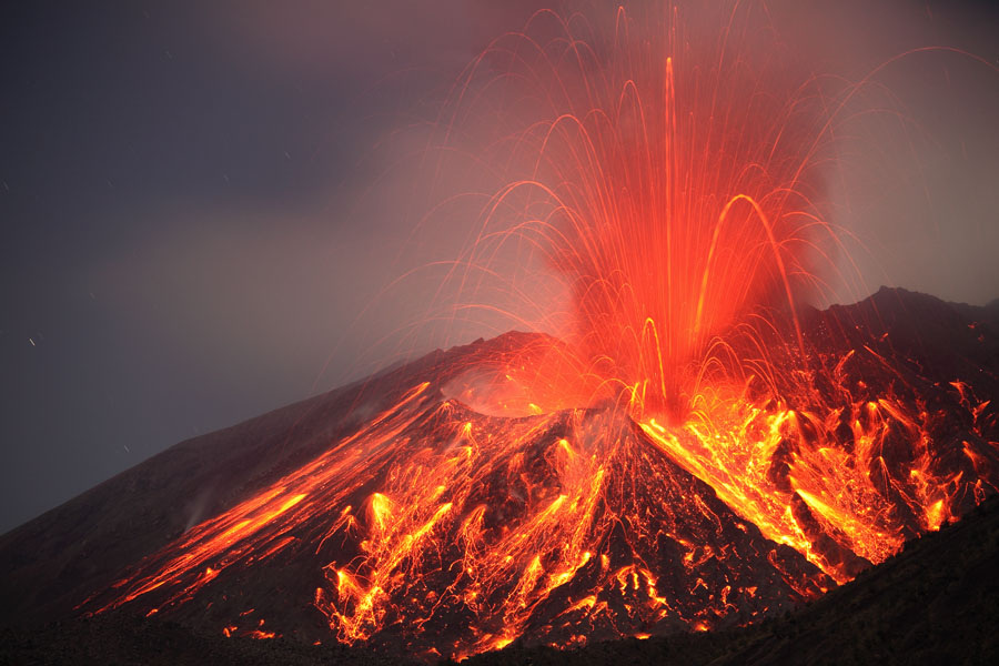 February 06 , 2016. EN. Sakurajima , White Island , Reventador .