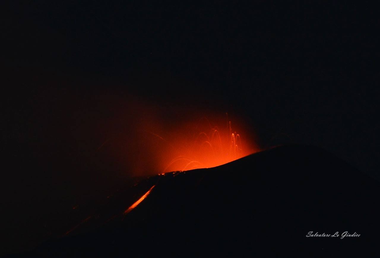 24/05/2016. FR. Etna , Turrialba , Fuego , Mauna Loa . 24/05/2016. FR. Etna , Turrialba , Fuego , Mauna Loa .