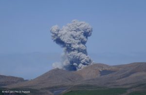 Lire la suite à propos de l’article 15 Octobre 2018. FR. Kamchatka : Ebeko , La Réunion : Piton de la Fournaise , Guatemala : Fuego , Indonesie : Anak Krakatau .
