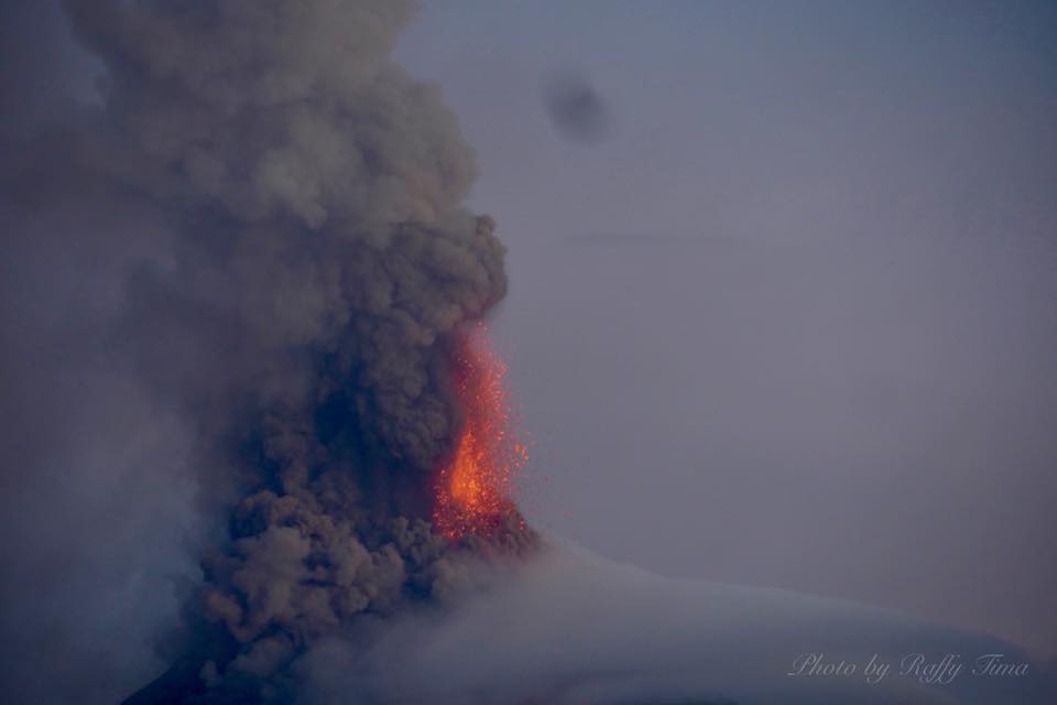 25 Janvier 2018 . FR. Mayon , Kusatsu-Shiranesan , Agung , Fuego .