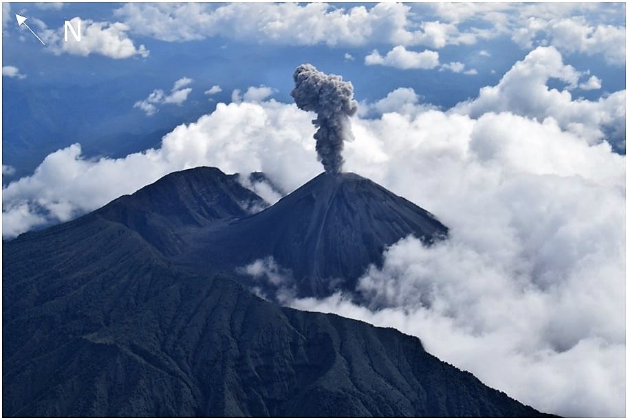 Lire la suite à propos de l’article September 24 , 2018.  EN.   La Réunion : Piton de la Fournaise ,  Chile : Villarica , Ecuador : Reventador , Indonesia : Anak Krakatau .