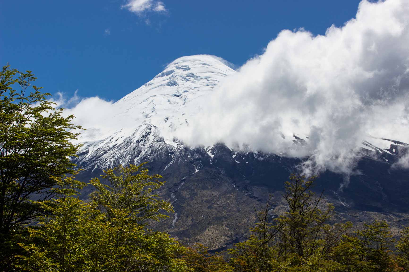 Lire la suite à propos de l’article 10 Septembre 2018. FR. Japon : Iwo Jima , Indonésie : Anak Krakatau , Chili : Osorno , Hawaii : Kilauea .