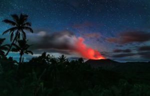 Lire la suite à propos de l’article July 27 , 2018. EN.  Vanuatu : Ambae , Hawai : Kilauea , Philippines : Kanlaon , Colombia : Chiles / Cerro Negro , Japan : Asamayama .