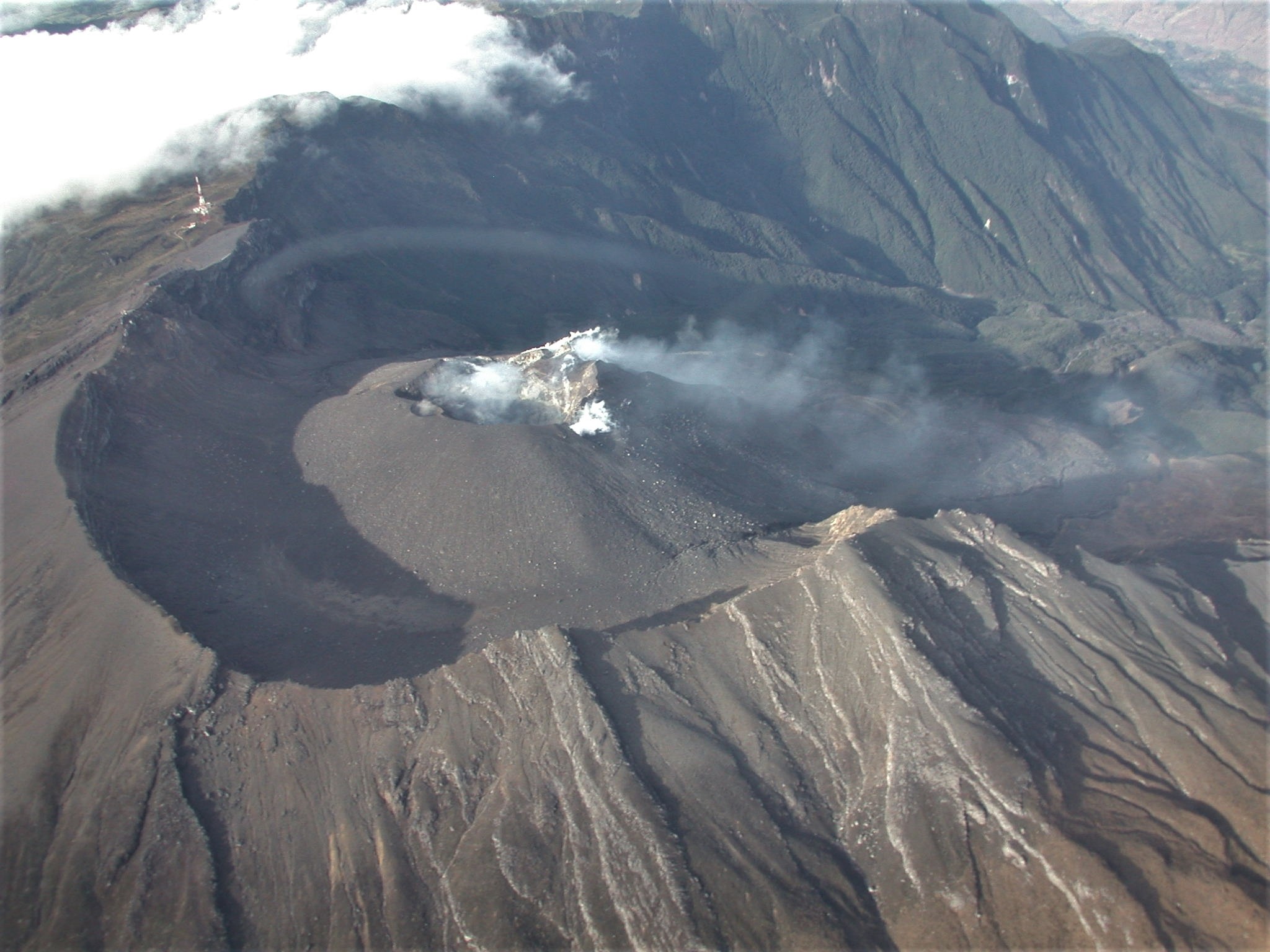 Lire la suite à propos de l’article 26 Décembre 2019. FR. Italie / Sicile : Etna , Italie : Stromboli , Colombie : Galeras , Equateur : Chiles / Cerro Negro .