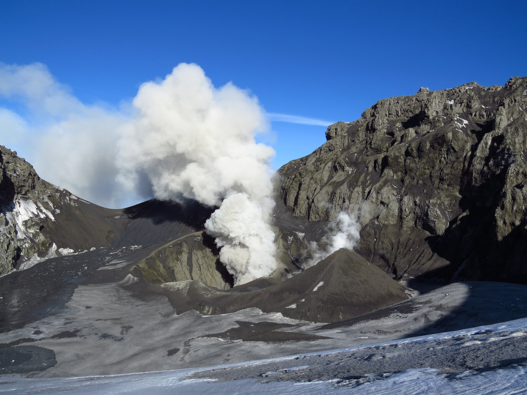 Lire la suite à propos de l’article Octobre 08 , 2018.  EN.  Chile : Copahue , Chile : Nevados de Chillan , La Réunion : Piton de la Fournaise , Hawai : Mauna Loa , Indonesia : Dukono .