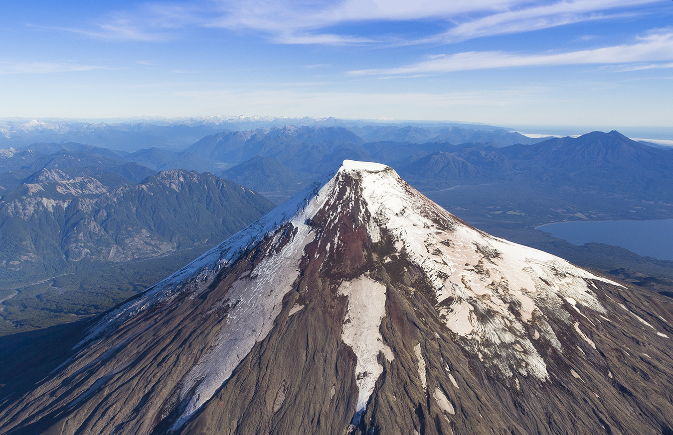 Lire la suite à propos de l’article 25 Septembre 2018 . FR . La Réunion : Piton de la Fournaise , Chili : Osorno , Pérou : Sabancaya , Indonésie : Anak Krakatau .