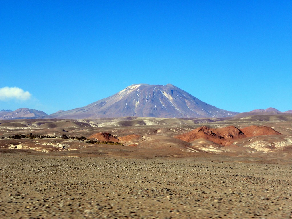 Lire la suite à propos de l’article October 07 , 2018.  EN.  Chile : Lascar , La Réunion : Piton de la Fournaise , Guatemala : Fuego , Indonesia : Anak Krakatau , Ecuador : Reventador .