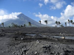 Lire la suite à propos de l’article 14 Mars 2019. FR.   Indonésie : Karangetang , Philippines : Mayon , Colombie : Nevado del Ruiz , Japon : Suwanosejima .