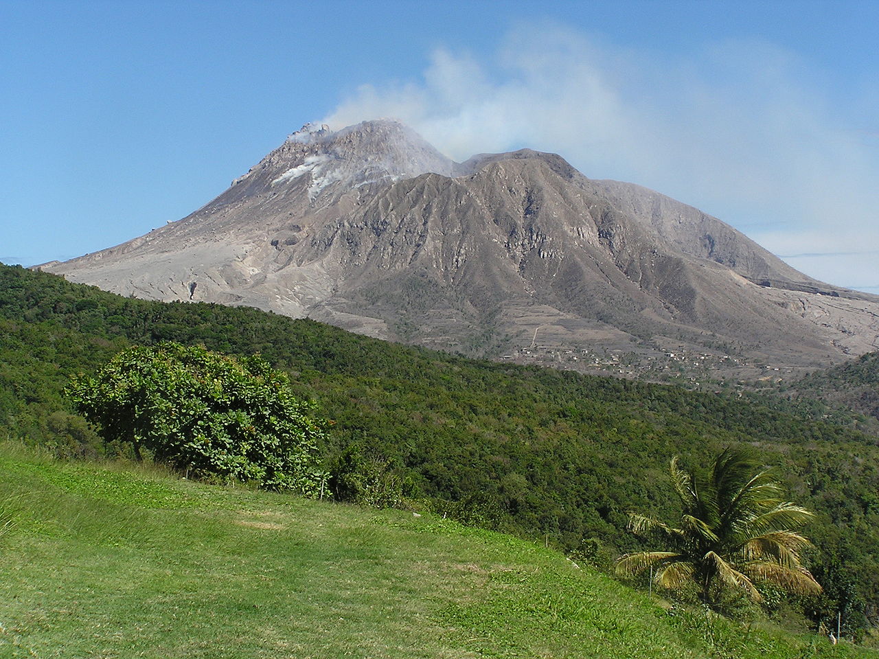 November 13 , 2018.  EN.   Chile : Osorno , Peru : Sabancaya , Montserrat : Soufrière Hills , Indonesia : Anak Krakatau .