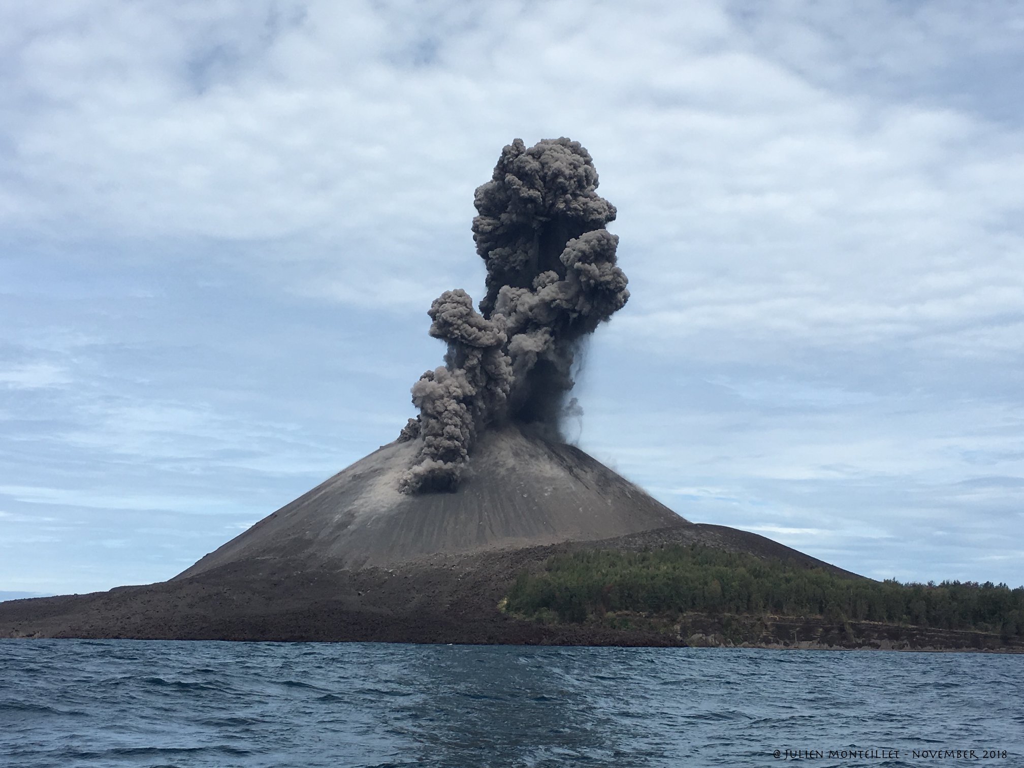 Lire la suite à propos de l’article November 27 , 2018.  EN.  Indonesia : Anak Krakatau , Peru : Sabancaya , Guatemala : Fuego , Philippines : Mayon , Costa Rica : Poas / Rincon de la Vieja / Turrialba .