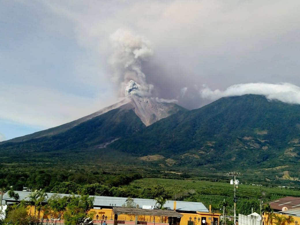 Lire la suite à propos de l’article November 20 , 2018.  EN.  Guatemala : Fuego , Peru : Sabancaya , Alaska : Veniaminof , Russia / Northern Kurils Islands : Ebeko .