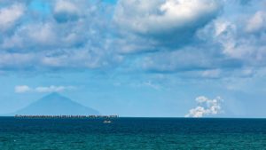 Lire la suite à propos de l’article January 4 , 2019. EN. Indonesia : Anak Krakatau , Colombia : Nevado del Huila , El Salvador : San Miguel ( Chaparrastique ) , Chile : Villarica , Mexico : Popocatepetl .