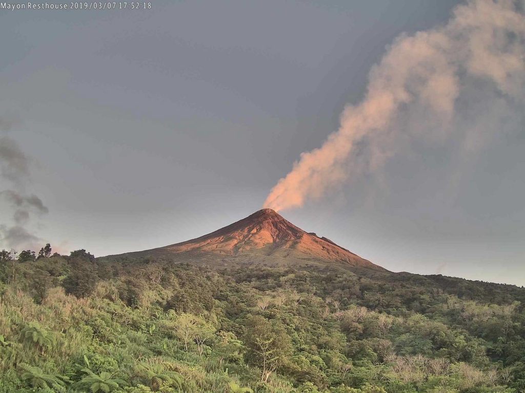 Le Chaudron De Vulcain March 01 2020 En Philippines Taal