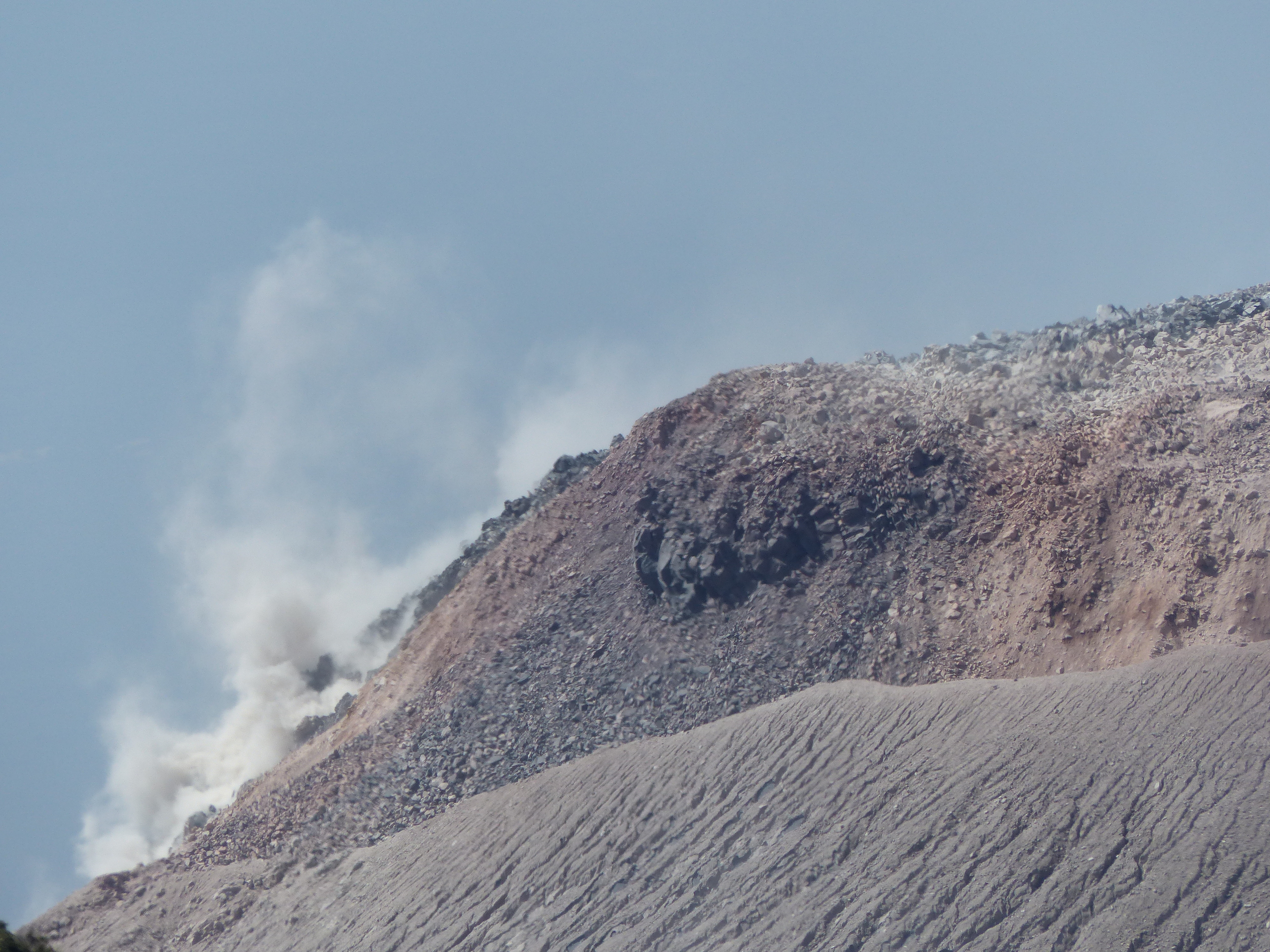 08 Juin 2020. FR. Chili : Nevados de Chillan , Indonésie : Anak Krakatau , Equateur : Tungurahua , Guatemala : Santiaguito .