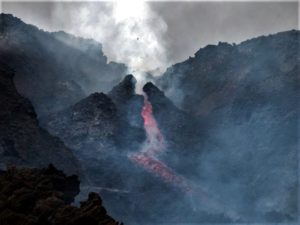 Lire la suite à propos de l’article June 05, 2019. EN. Italy / Sicily : Etna , Peru : Sabancaya , Indonesia : Merapi , United States : Yellowstone.