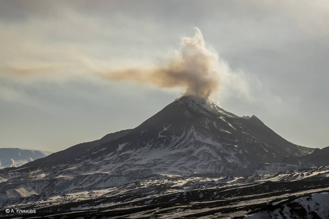 Lire la suite à propos de l’article December 14, 2019. EN. Japan : Asosan , New Zealand : White Island , Alaska : Shishaldin , Indonesia : Merapi , Kamchatka : Bezymianny .