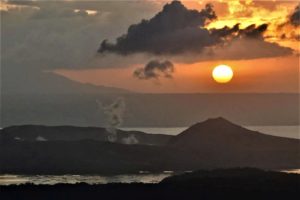 Lire la suite à propos de l’article January 23, 2020. EN . Philippines : Taal , Italy / Sicily : Etna , Chile : Nevados of Chillan , Ecuador : Sangay , Mexico : Popocatepetl .