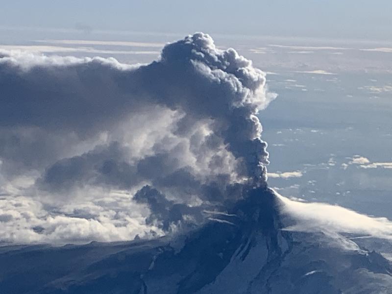 You are currently viewing April 24, 2020. EN . Alaska : Shishaldin , Colombia : Nevado del Ruiz , Ecuador : Reventador , Hawaii : Mauna Loa , Mexico : Popocatepetl .