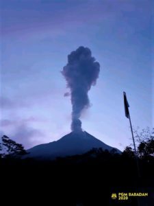Lire la suite à propos de l’article 28 Mars 2020. FR. Indonésie : Merapi , Alaska : Shishaldin , Colombie : Nevado del Huila , Equateur : Sangay , Guatemala : Fuego .