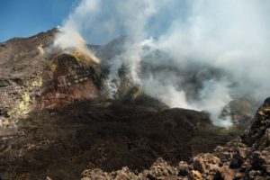Lire la suite à propos de l’article August 5 , 2020. EN . Italy : Stromboli , Italy / Sicily : Etna , Colombia : Nevado del Huila , United States : Cascades Range Volcanoes .