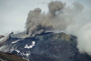 Lire la suite à propos de l’article October 14, 2020. EN . Italy / Sicily : Etna , Italy : Stromboli , Peru : Ubinas , Colombia : Nevado del Huila .