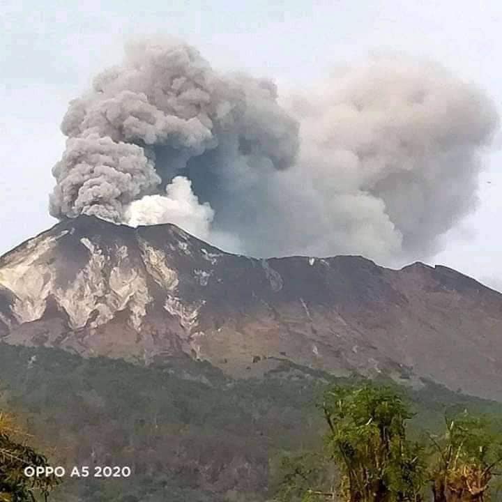 Lire la suite à propos de l’article November 27, 2020. EN. Indonesia : Sinabung , Indonesia : Ili Lewotolok , Hawaii : Mauna Loa , Ecuador : Reventador .